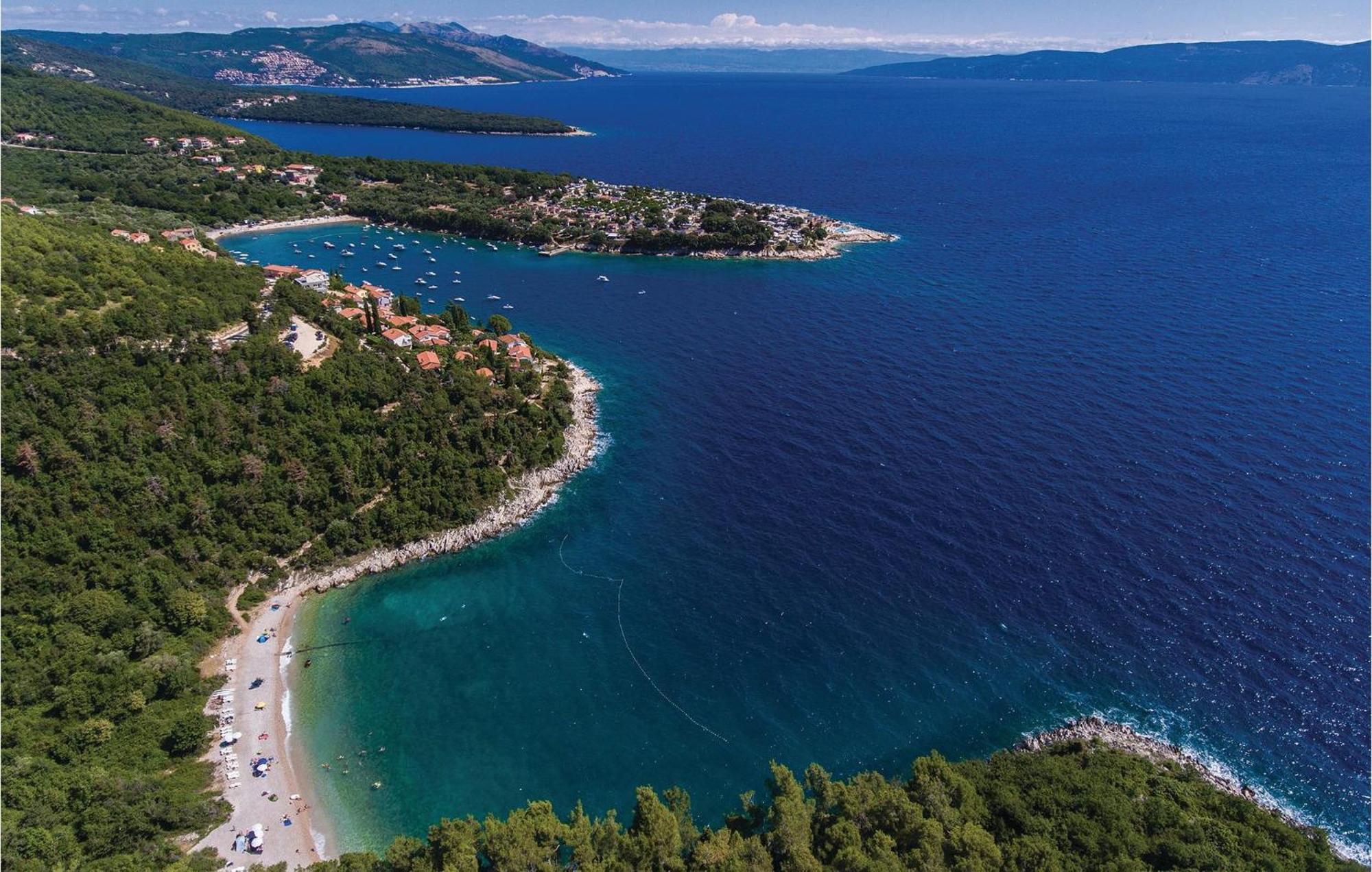 2 Bedroom Gorgeous Apartment In Rabac Buitenkant foto
