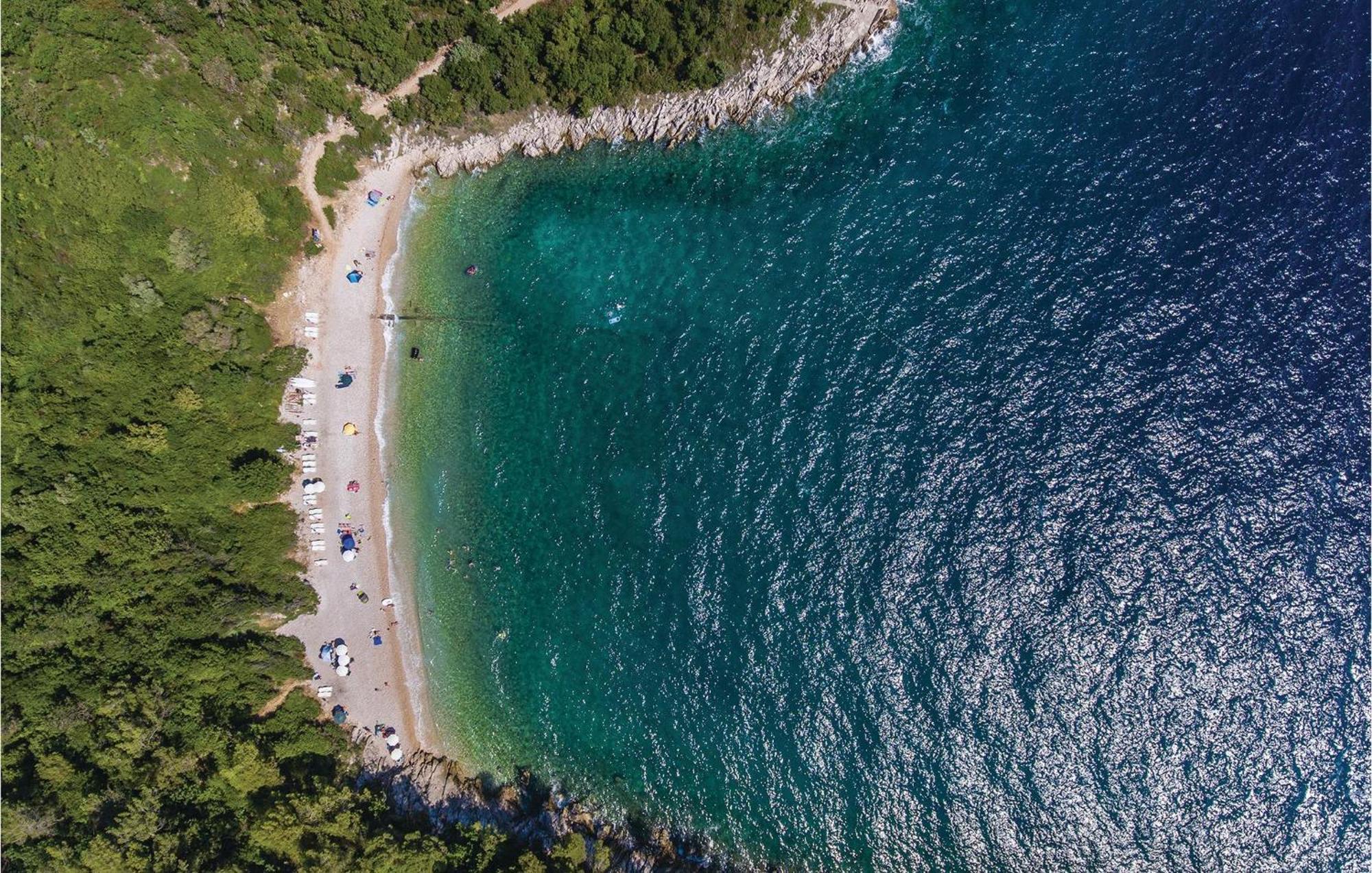 2 Bedroom Gorgeous Apartment In Rabac Buitenkant foto