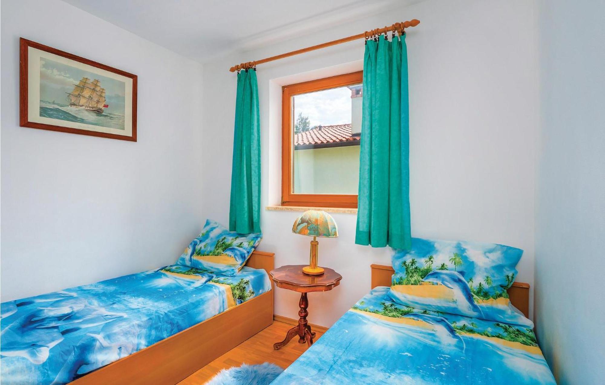 2 Bedroom Gorgeous Apartment In Rabac Buitenkant foto