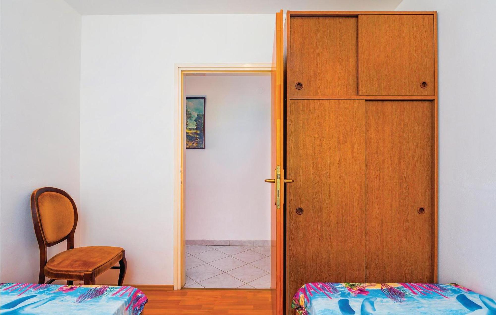 2 Bedroom Gorgeous Apartment In Rabac Buitenkant foto